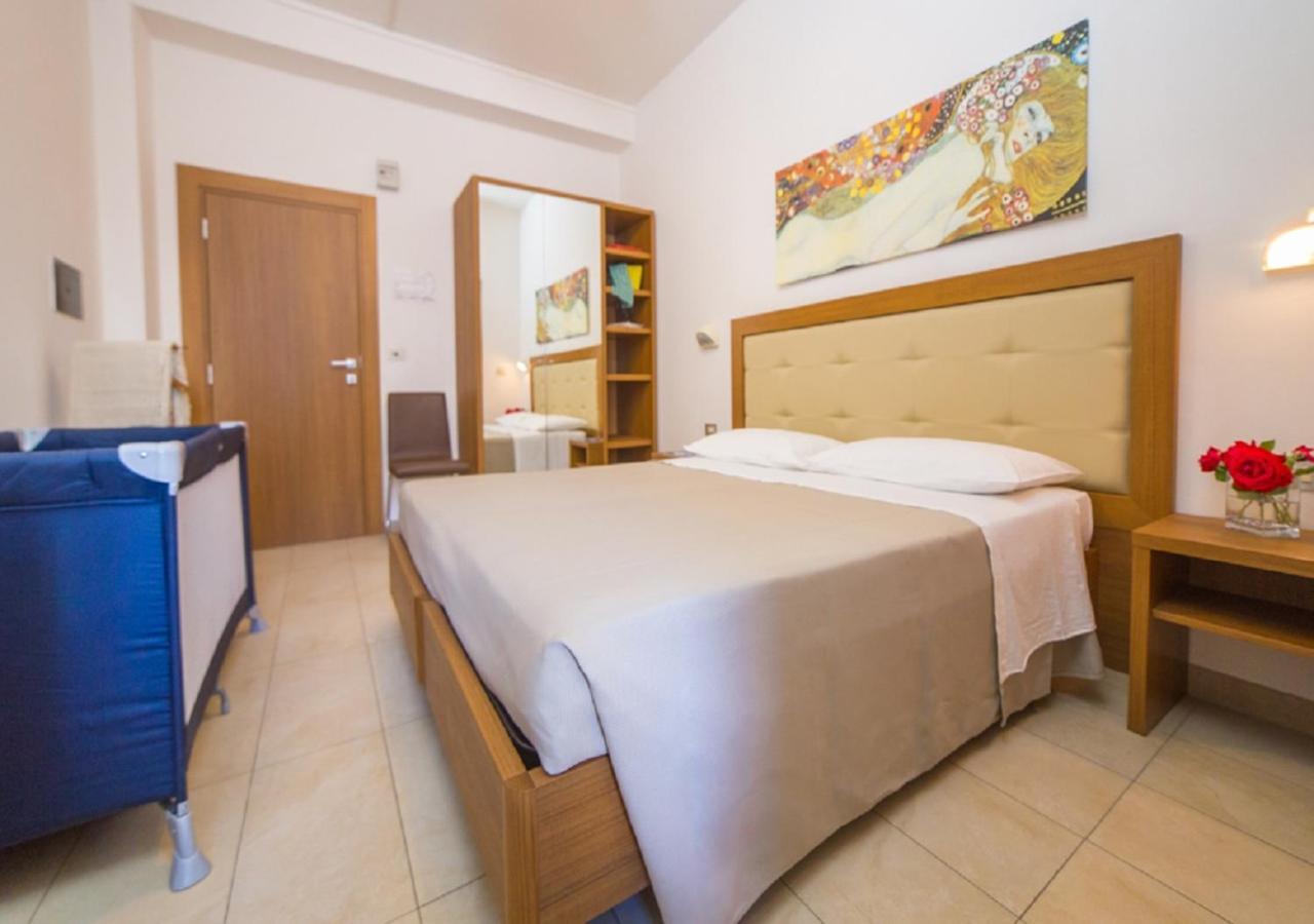 Mediterraneo Hotel & Suites カットーリカ エクステリア 写真